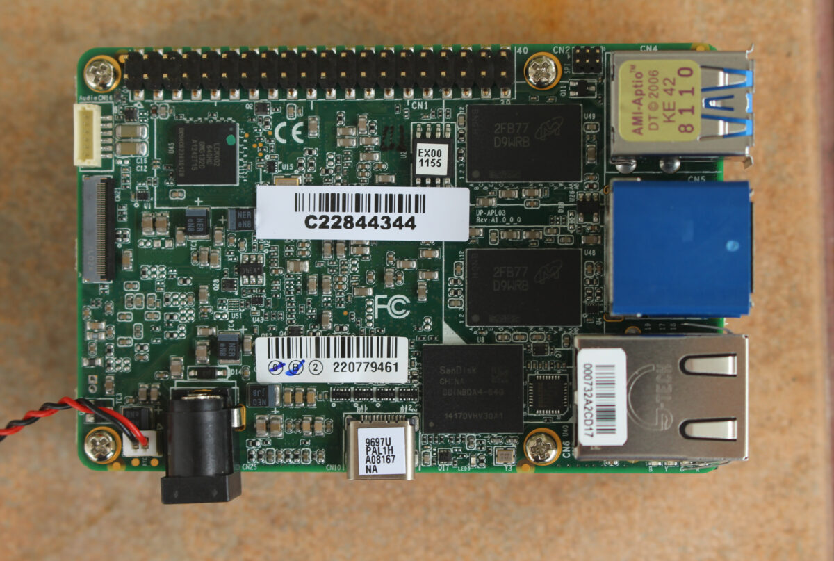 UP 4000 x86 SBC review - Part 1: Unboxing and first boot - CNX Software