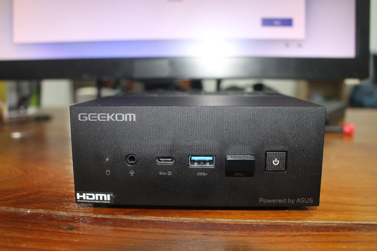 GEEKOM AS 6 Mini PC Review (Ryzen R9 6900HX, 32GB, 1TB) 
