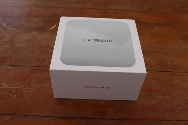 GEEKOM A8 package
