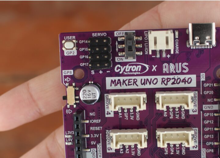 Maker Uno RP2040 with four Servo ports