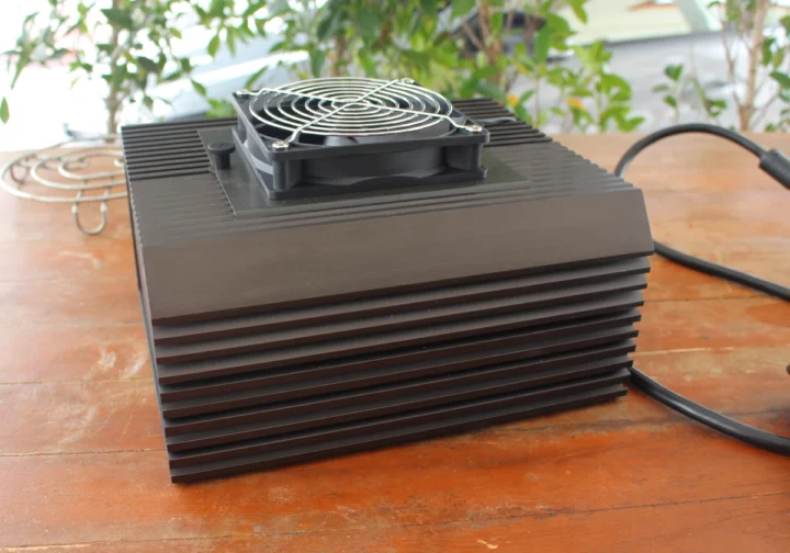 Industrial computer fanless fitted with fan