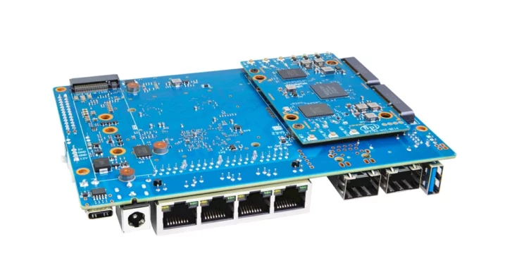 BPI-R4-NIC-BE14 module installed on Banana Pi BPI-R4 router