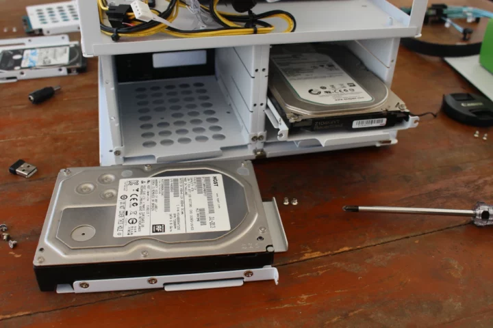 3.5-inch SATA drive trays