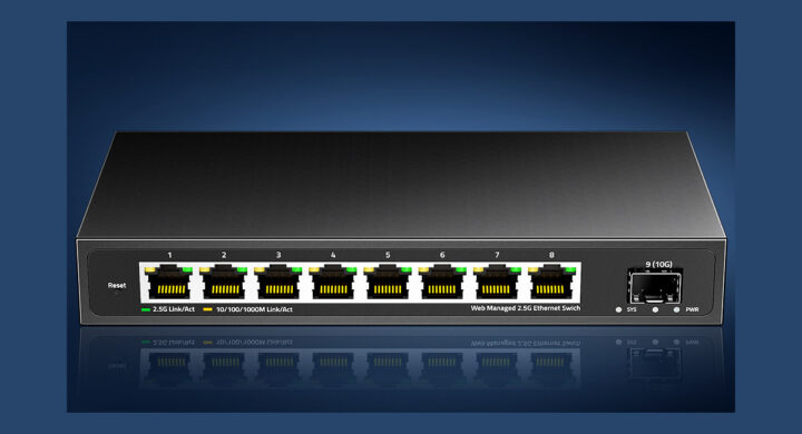 8-port 2.5GbE switch with 10GbE SFP cage