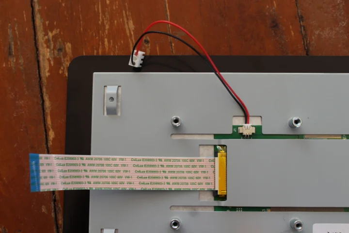 Raspberry Pi Touch Display 2 cables installation