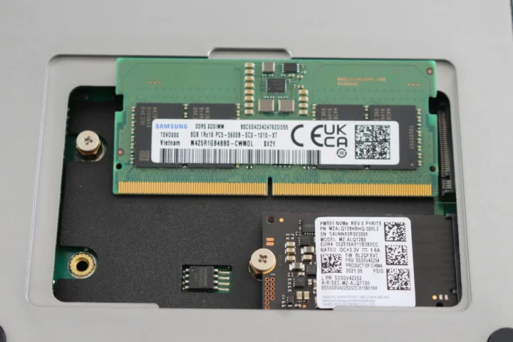 Samsung 8GB DDR5-5600 SODIMM PM991 NVMe SSD