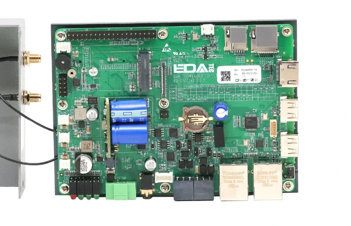 EDATEC ED-IPC21x0 carrier board