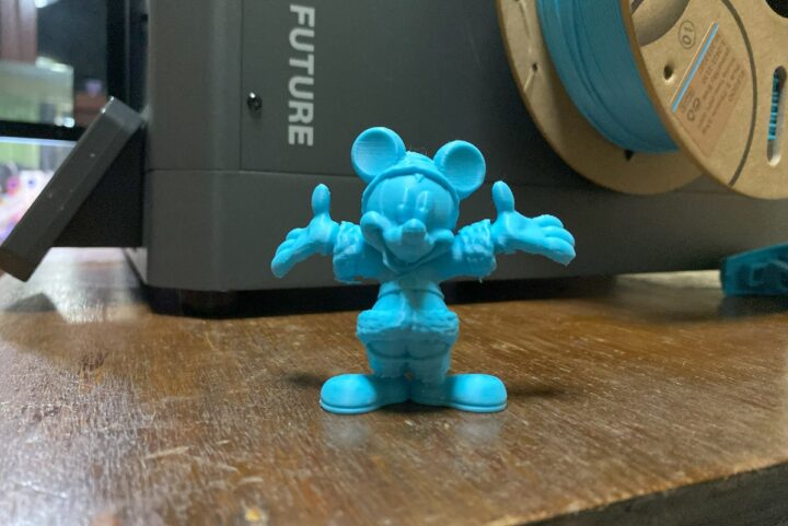 ELEGOO Centauri Carbon 3D printer figurine sample