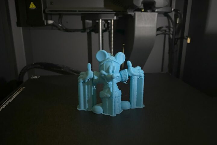 Mickey Mouse 3D print with support