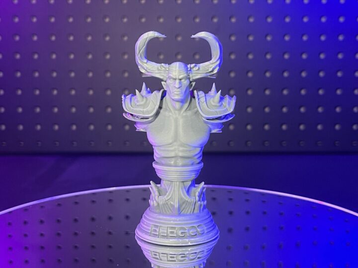 Resin 3D Printing Chess Piece King