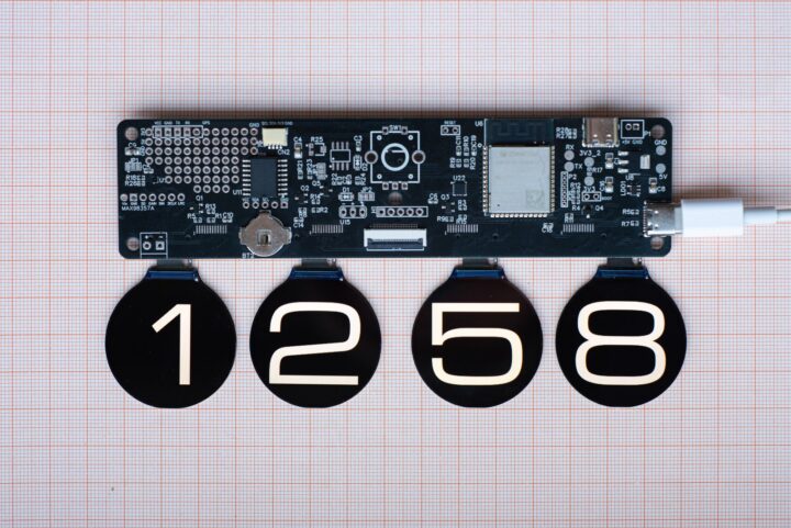 QuadClock ESP32-S3 multi-display clock